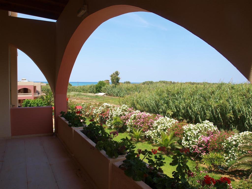 Villa Rita Apartments A Tavronitis  Exterior photo